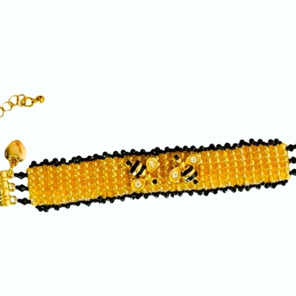 Hand crafted beaded bracelet bees in honeycomb with sparkling trim and charm - Picture 5 of 8